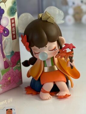 Rolife Nanci Confirmed. Collectible Figurine - Orange Autumn Girl